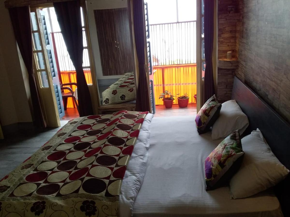 Shiva Ganges View Guest House Bénarès Extérieur photo