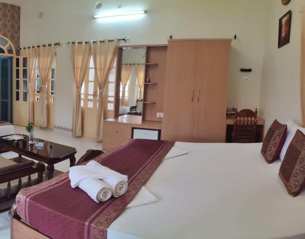 Shiva Ganges View Guest House Bénarès Extérieur photo