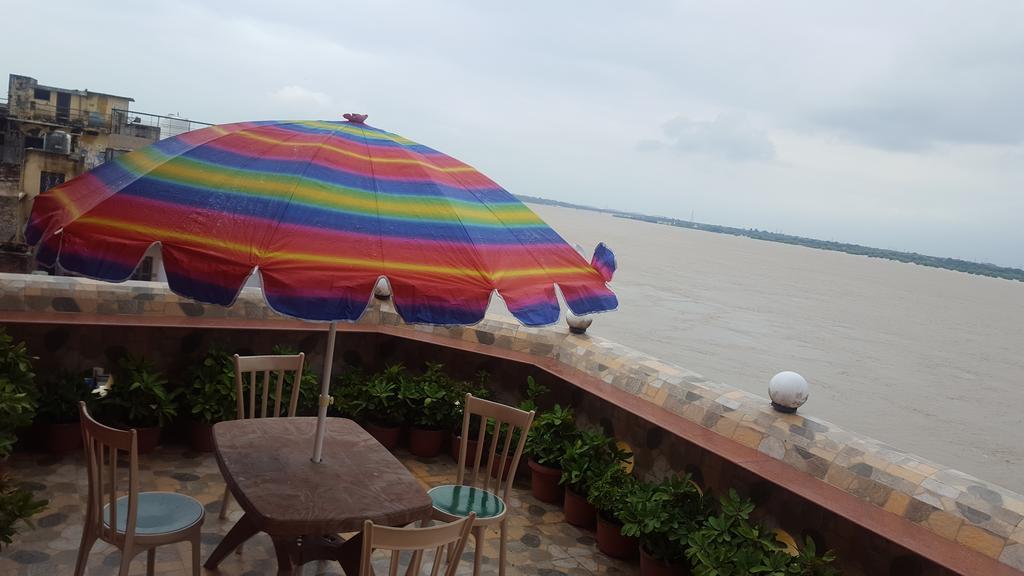 Shiva Ganges View Guest House Bénarès Extérieur photo