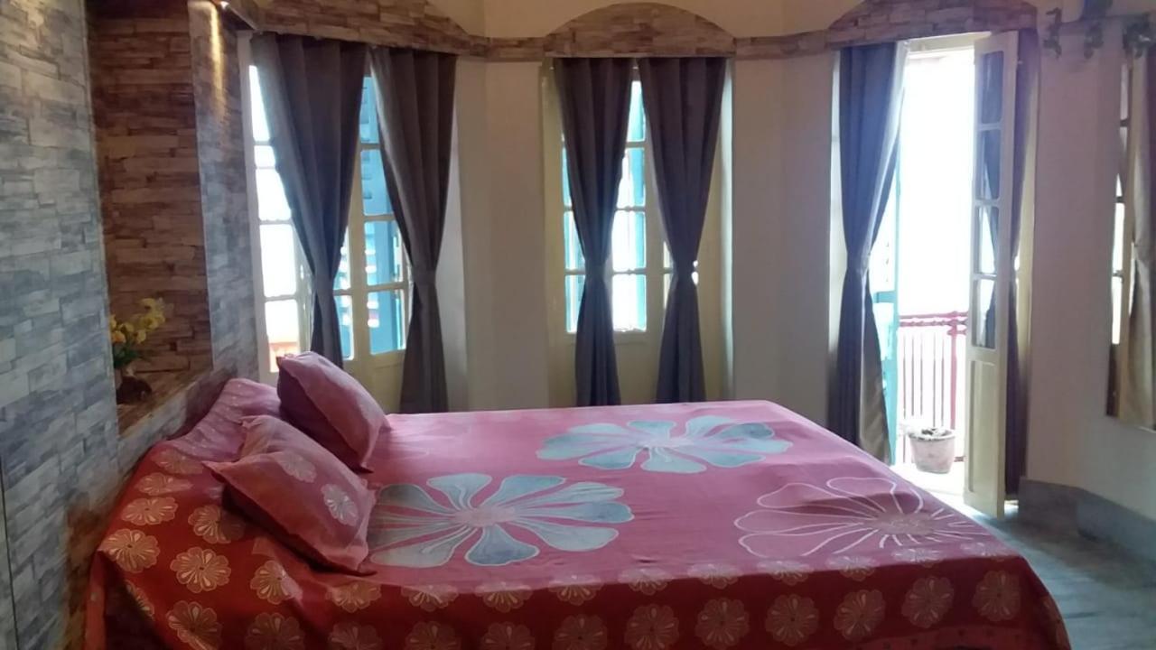 Shiva Ganges View Guest House Bénarès Extérieur photo